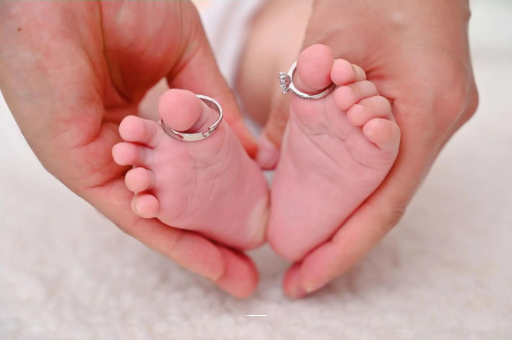 汉川怀孕肚子一边高一边低